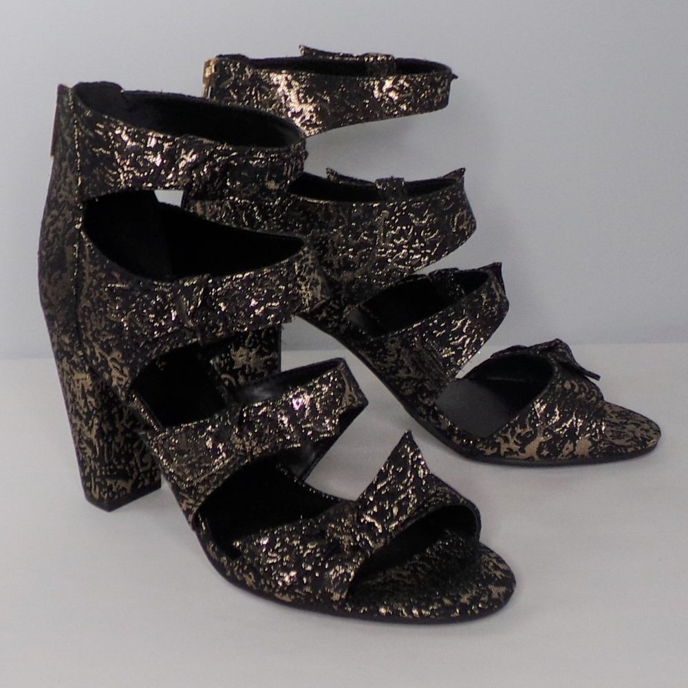 NWOT Indigo Rd. Breanay Fabric Heeled Sandals Gold and Black Women's Size 9.5